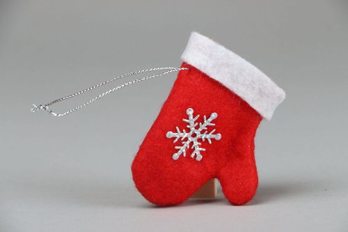 Red mitten for Christmas tree decoration - MADEheart.com