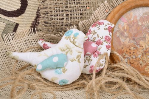 Handmade beautiful fabric brooches Birds set of 2 pieces with bright floral print  - MADEheart.com
