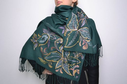 Demi-season painted green cashmere scarf with flowers and fringe - MADEheart.com