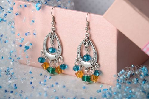 Bright homemade beaded dangle earrings - MADEheart.com