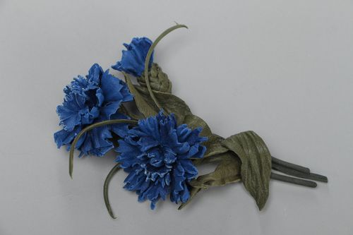 Handmade fashion brooch made of leather in the form of blue cornflowers on a wire base - MADEheart.com