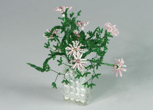 Decorative flowers made from beads - MADEheart.com
