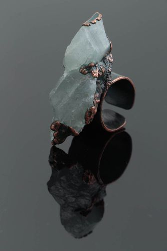 Large massive handmade copper ring with topaz natural stone open type - MADEheart.com