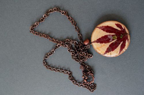 Pendant made from cherry wood - MADEheart.com