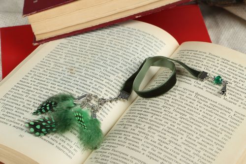 Bookmark with feathers - MADEheart.com