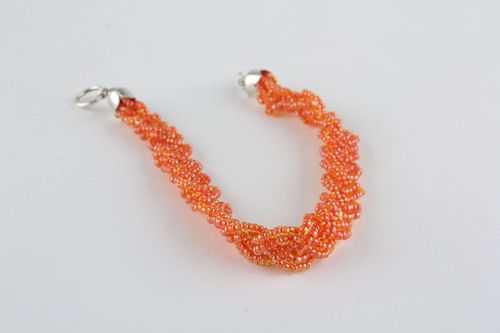 Chinese bead bracelet - MADEheart.com