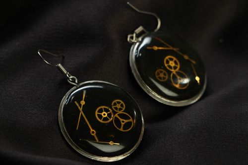 Round metal earrings in steampunk style - MADEheart.com