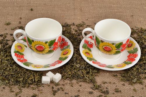 Set of 2 porcelain white drinking cups for tea with handle and Russian style flower pattern - MADEheart.com