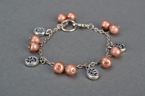 Bracelet with bead charms - MADEheart.com
