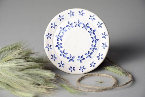 Decorative plate with blue flowers - MADEheart.com