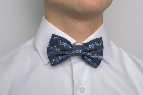 Textile bow tie with floral print - MADEheart.com
