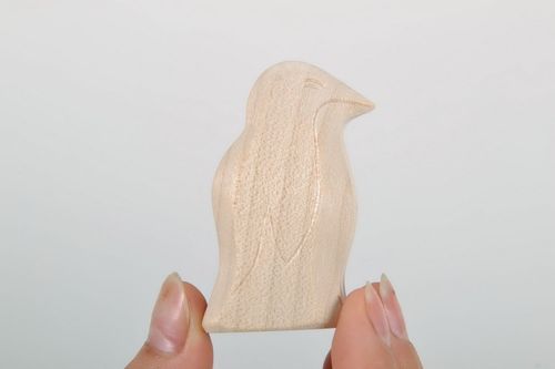 Wooden figurine Penguin - MADEheart.com