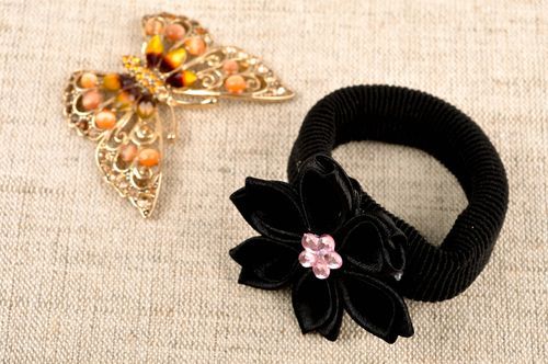 Beautiful handmade scrunchie flowers in hair accessories for girls gift ideas - MADEheart.com