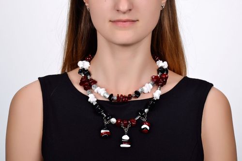 Homemade bead necklace with natural stones - MADEheart.com