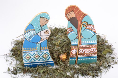 Handmade decorative painted flat wooden Christmas figurines of Maria and Joseph - MADEheart.com