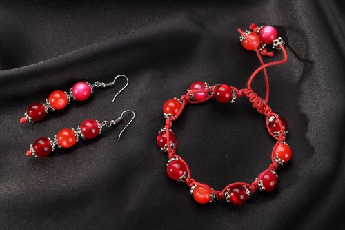 Bracelet and earrings of cherry color  - MADEheart.com