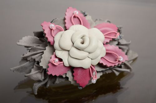 Handmade leather floral hair clip - MADEheart.com