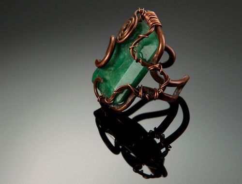Copper ring with emerald - MADEheart.com