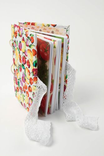 Beautiful handmade notebook design notebooks and daily logs recipe book ideas - MADEheart.com