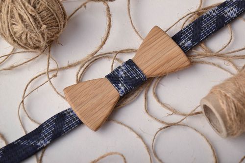 Stylish wooden bow tie - MADEheart.com