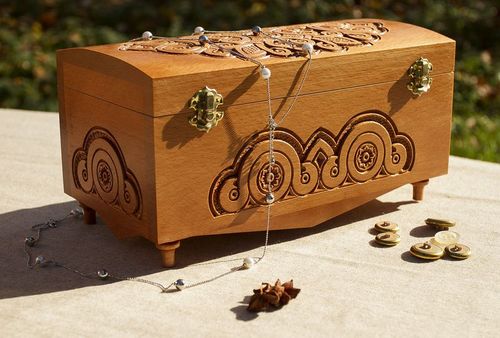 Large wooden box - MADEheart.com