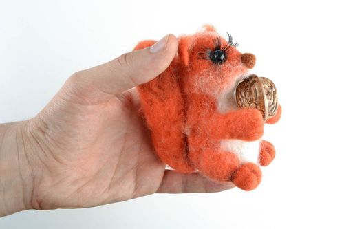 Felted wool toy Squirrel - MADEheart.com