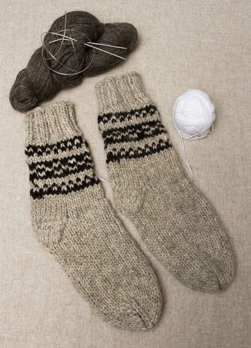 Mens grey socks made of natural wool - MADEheart.com