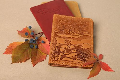 Unusual handmade leather wallet fashion trends leather goods gift ideas - MADEheart.com