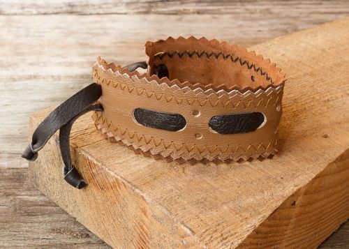Brown leather bracelet - MADEheart.com