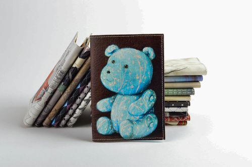 Leather passport cover for girls handmade leather accessories case with print - MADEheart.com