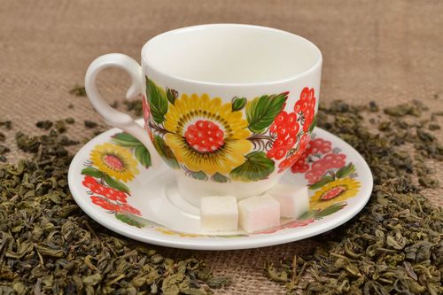 Russian style teacup in white, red, and green colors - MADEheart.com
