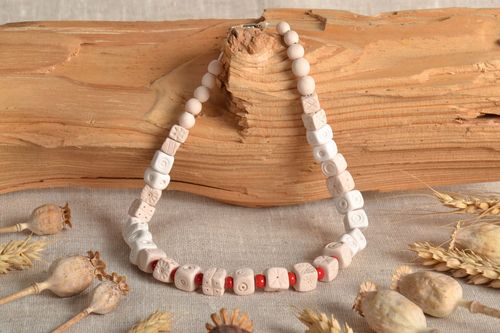 Clay white necklace - MADEheart.com