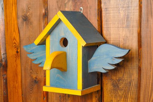 Wooden birdhouse painted with facade dyes - MADEheart.com