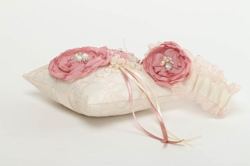Beautiful handmade wedding accessories set ring bearer pillow bridal garter - MADEheart.com