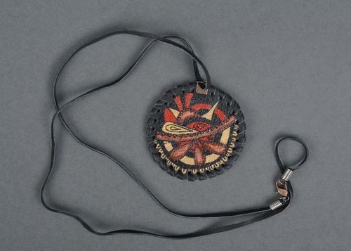 Pendant made of leather in ethnic style - MADEheart.com