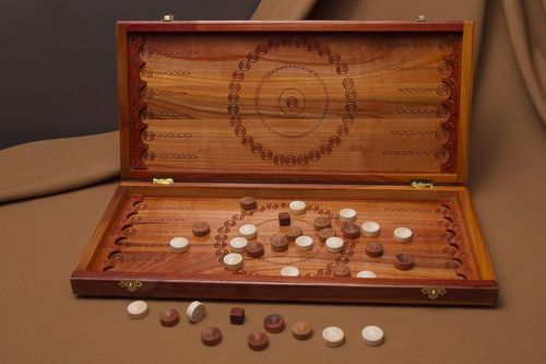 Wooden set for playing backgammon - MADEheart.com