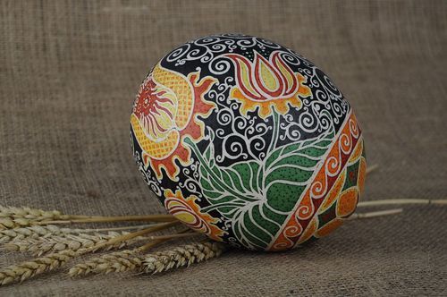 Ostrich painted egg Patterned flowers - MADEheart.com