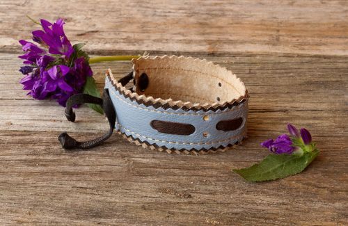 Bracelet made ​​of leather and suede - MADEheart.com