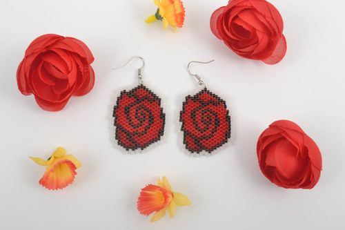 Handmade beaded stylish earrings elegant flower earrings tender jewelry - MADEheart.com