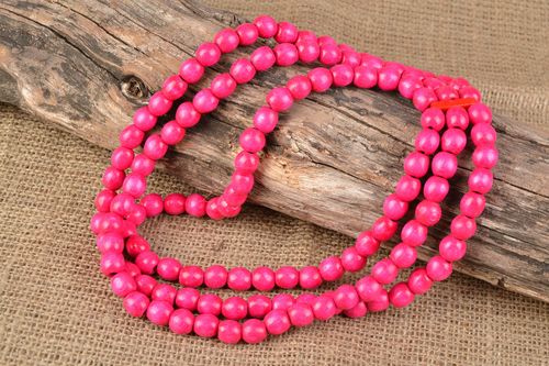Pink handmade wooden bead necklace in three rows - MADEheart.com