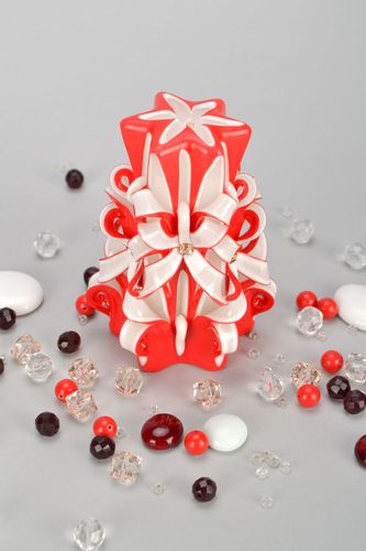 Homemade red and white candle - MADEheart.com