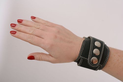 Wide leather bracelet - MADEheart.com