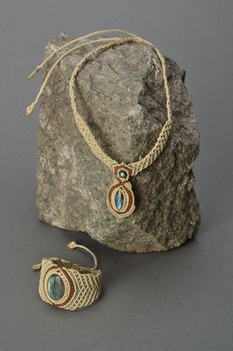 Homemade jewelry set with labradorite - MADEheart.com