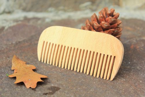 Wooden hair comb - MADEheart.com
