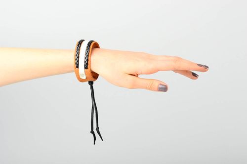 Unusual handmade leather bracelet leather goods fashion trends cool jewelry - MADEheart.com