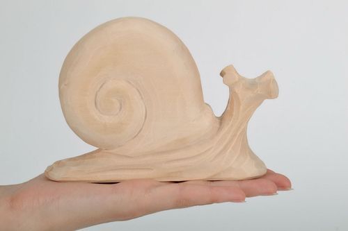 Wooden figurine Snail - MADEheart.com