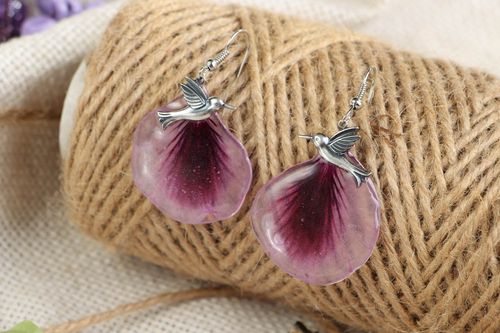 Pendant earrings with geranium petals - MADEheart.com