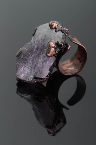 Handmade designer massive copper jewelry ring with natural violet amethyst - MADEheart.com