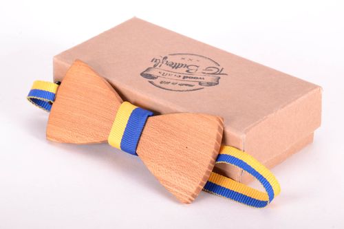 Wooden bow tie - MADEheart.com