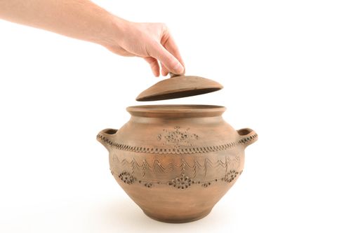 Ceramic pot with ornament - MADEheart.com